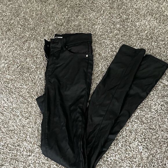 Fashion Nova Black Skinny Jeans Sleek Style - Picture 1 of 3